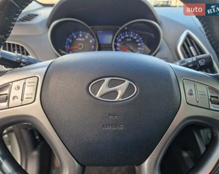 Белый Хендай их35, объемом двигателя 2.4 л и пробегом 208 тыс. км за 12700 $, фото 17 на Automoto.ua