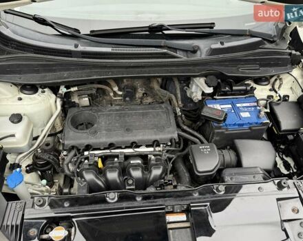 Белый Хендай их35, объемом двигателя 2.36 л и пробегом 111 тыс. км за 11999 $, фото 48 на Automoto.ua