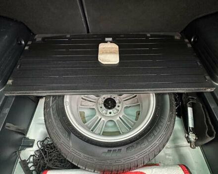 Белый Хендай их35, объемом двигателя 2 л и пробегом 218 тыс. км за 10400 $, фото 28 на Automoto.ua