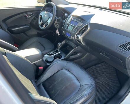 Белый Хендай их35, объемом двигателя 2 л и пробегом 164 тыс. км за 12450 $, фото 14 на Automoto.ua