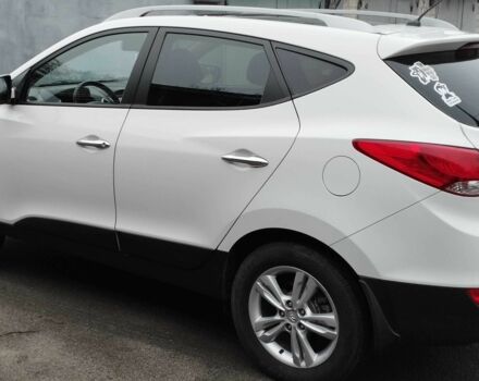 Білий Хендай іх35, об'ємом двигуна 2 л та пробігом 215 тис. км за 9900 $, фото 2 на Automoto.ua