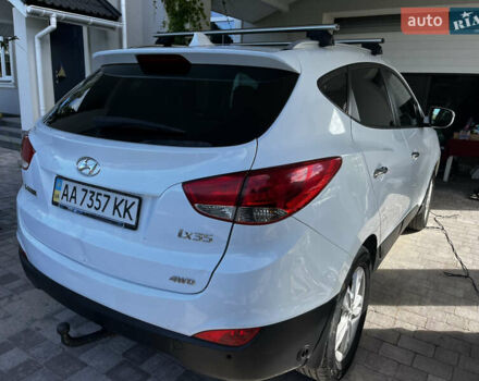 Белый Хендай их35, объемом двигателя 2 л и пробегом 221 тыс. км за 11200 $, фото 6 на Automoto.ua