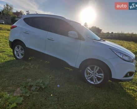 Білий Хендай іх35, об'ємом двигуна 2 л та пробігом 173 тис. км за 12300 $, фото 3 на Automoto.ua