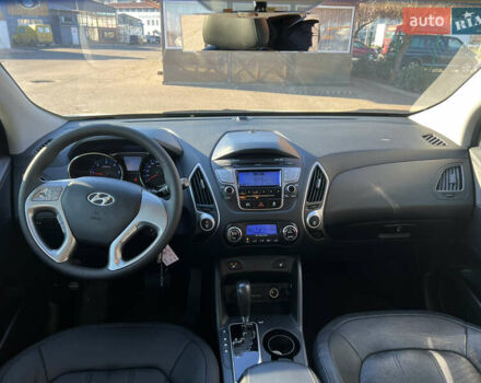 Белый Хендай их35, объемом двигателя 2 л и пробегом 164 тыс. км за 12450 $, фото 11 на Automoto.ua