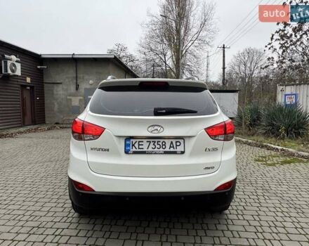 Белый Хендай их35, объемом двигателя 2.36 л и пробегом 111 тыс. км за 11999 $, фото 19 на Automoto.ua