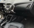 Белый Хендай их35, объемом двигателя 2 л и пробегом 215 тыс. км за 9300 $, фото 6 на Automoto.ua