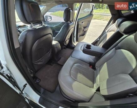 Белый Хендай их35, объемом двигателя 2 л и пробегом 180 тыс. км за 12200 $, фото 12 на Automoto.ua