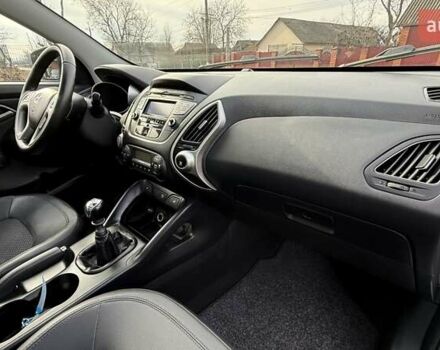 Белый Хендай их35, объемом двигателя 2 л и пробегом 235 тыс. км за 10999 $, фото 42 на Automoto.ua