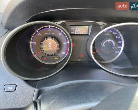 Белый Хендай их35, объемом двигателя 1.7 л и пробегом 215 тыс. км за 11300 $, фото 6 на Automoto.ua