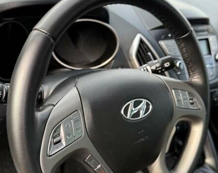 Белый Хендай их35, объемом двигателя 2 л и пробегом 235 тыс. км за 10999 $, фото 32 на Automoto.ua