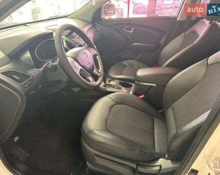 Білий Хендай іх35, об'ємом двигуна 2 л та пробігом 158 тис. км за 12700 $, фото 15 на Automoto.ua
