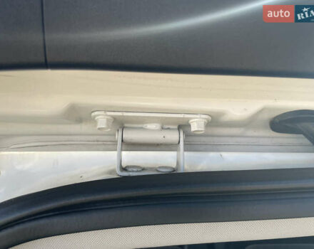 Белый Хендай их35, объемом двигателя 1.7 л и пробегом 198 тыс. км за 12500 $, фото 9 на Automoto.ua