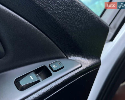 Хендай их35 2011 в Межгорье на Automoto.ua Белый Хендай их35, объемом двигателя 2 л и пробегом 235 тыс. км за 11100 $, фото 30 на Automoto.ua