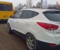 Белый Хендай их35, объемом двигателя 2 л и пробегом 202 тыс. км за 12500 $, фото 4 на Automoto.ua