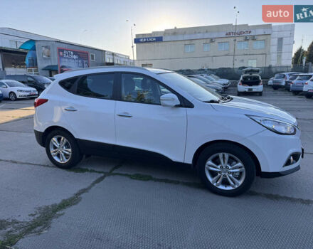 Хендай их35 2011 в Ровно на Automoto.ua Белый Хендай их35, объемом двигателя 2 л и пробегом 185 тыс. км за 13499 $, фото 4 на Automoto.ua