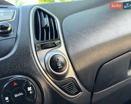 Хендай их35 2011 в Межгорье на Automoto.ua Белый Хендай их35, объемом двигателя 2 л и пробегом 235 тыс. км за 11100 $, фото 26 на Automoto.ua