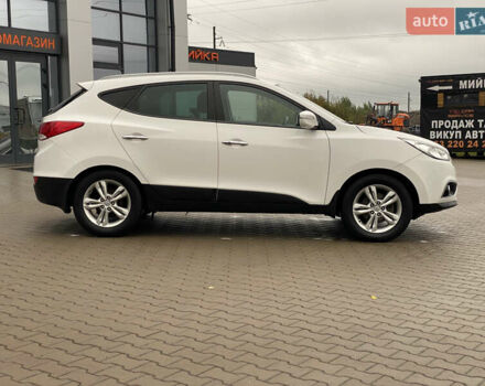 Хендай их35 2011 в Киеве на Automoto.ua Белый Хендай их35, объемом двигателя 2 л и пробегом 145 тыс. км за 11500 $, фото 5 на Automoto.ua