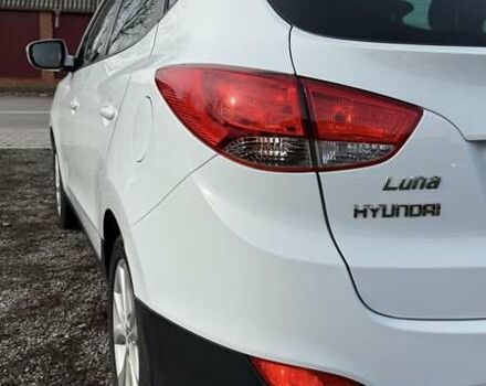 Белый Хендай их35, объемом двигателя 2 л и пробегом 235 тыс. км за 10999 $, фото 16 на Automoto.ua