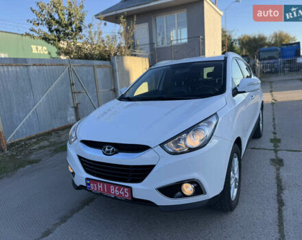 Хендай их35 2011 в Ровно на Automoto.ua Белый Хендай их35, объемом двигателя 2 л и пробегом 185 тыс. км за 13499 $, фото 1 на Automoto.ua
