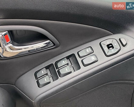 Хендай их35 2011 в Киеве на Automoto.ua Белый Хендай их35, объемом двигателя 2 л и пробегом 145 тыс. км за 11500 $, фото 23 на Automoto.ua