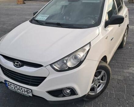 Белый Хендай их35, объемом двигателя 1.7 л и пробегом 215 тыс. км за 11300 $, фото 1 на Automoto.ua