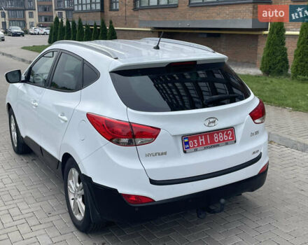 Белый Хендай их35, объемом двигателя 2 л и пробегом 193 тыс. км за 10550 $, фото 19 на Automoto.ua