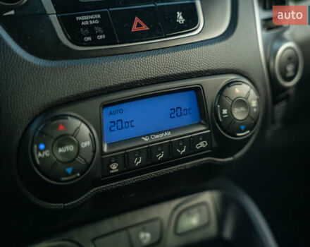 Белый Хендай их35, объемом двигателя 2 л и пробегом 300 тыс. км за 12900 $, фото 24 на Automoto.ua