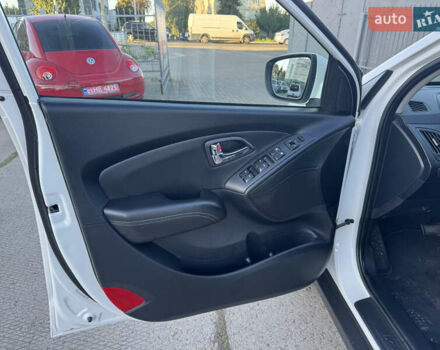 Хендай их35 2011 в Ровно на Automoto.ua Белый Хендай их35, объемом двигателя 2 л и пробегом 185 тыс. км за 13499 $, фото 7 на Automoto.ua