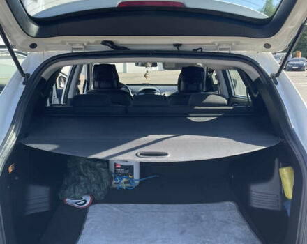 Белый Хендай их35, объемом двигателя 1.7 л и пробегом 198 тыс. км за 12500 $, фото 7 на Automoto.ua