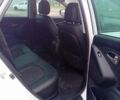 Белый Хендай их35, объемом двигателя 2 л и пробегом 202 тыс. км за 12500 $, фото 3 на Automoto.ua