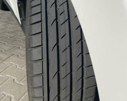 Белый Хендай их35, объемом двигателя 1.7 л и пробегом 198 тыс. км за 12500 $, фото 5 на Automoto.ua