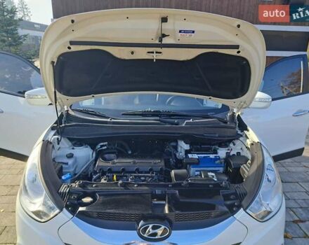 Білий Хендай іх35, об'ємом двигуна 2 л та пробігом 119 тис. км за 12600 $, фото 9 на Automoto.ua