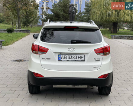 Белый Хендай их35, объемом двигателя 2.4 л и пробегом 118 тыс. км за 12900 $, фото 7 на Automoto.ua