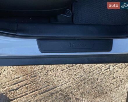 Белый Хендай их35, объемом двигателя 1.7 л и пробегом 215 тыс. км за 11300 $, фото 8 на Automoto.ua