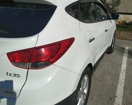 Білий Хендай іх35, об'ємом двигуна 2 л та пробігом 196 тис. км за 12000 $, фото 3 на Automoto.ua