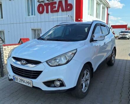 Белый Хендай их35, объемом двигателя 2 л и пробегом 145 тыс. км за 11300 $, фото 4 на Automoto.ua