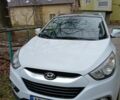 Белый Хендай их35, объемом двигателя 2 л и пробегом 251 тыс. км за 293 $, фото 1 на Automoto.ua