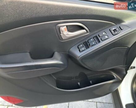 Білий Хендай іх35, об'ємом двигуна 2 л та пробігом 119 тис. км за 12600 $, фото 41 на Automoto.ua