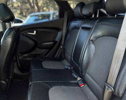 Белый Хендай их35, объемом двигателя 2 л и пробегом 101 тыс. км за 12900 $, фото 17 на Automoto.ua