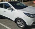 Білий Хендай іх35, об'ємом двигуна 2 л та пробігом 196 тис. км за 12000 $, фото 1 на Automoto.ua