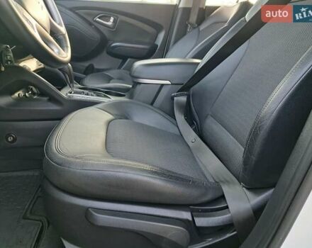 Білий Хендай іх35, об'ємом двигуна 2 л та пробігом 119 тис. км за 12600 $, фото 40 на Automoto.ua