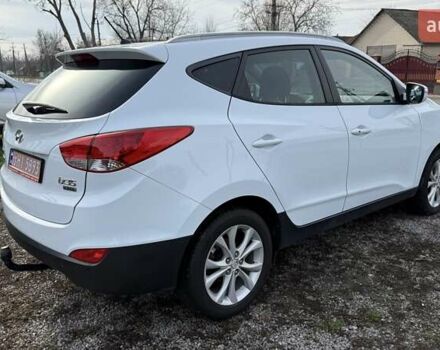 Белый Хендай их35, объемом двигателя 2 л и пробегом 235 тыс. км за 10999 $, фото 3 на Automoto.ua