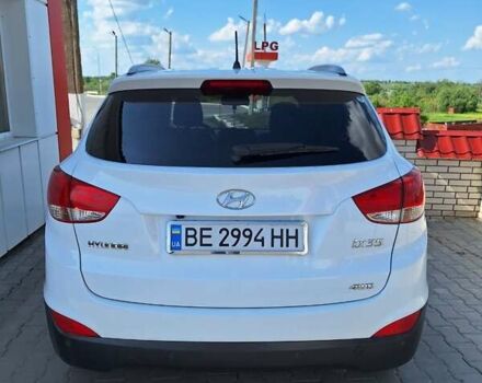 Белый Хендай их35, объемом двигателя 2 л и пробегом 145 тыс. км за 11300 $, фото 2 на Automoto.ua