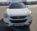 Белый Хендай их35, объемом двигателя 2 л и пробегом 220 тыс. км за 12200 $, фото 1 на Automoto.ua