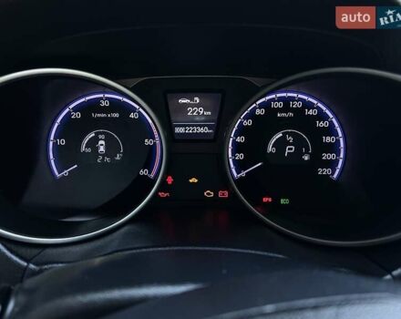 Белый Хендай их35, объемом двигателя 2 л и пробегом 223 тыс. км за 11999 $, фото 3 на Automoto.ua