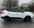 Білий Хендай іх35, об'ємом двигуна 2 л та пробігом 182 тис. км за 11999 $, фото 3 на Automoto.ua