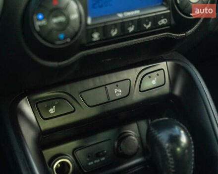 Белый Хендай их35, объемом двигателя 2 л и пробегом 300 тыс. км за 12900 $, фото 25 на Automoto.ua