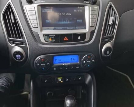 Белый Хендай их35, объемом двигателя 2 л и пробегом 184 тыс. км за 12400 $, фото 10 на Automoto.ua