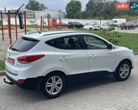 Белый Хендай их35, объемом двигателя 2 л и пробегом 193 тыс. км за 10550 $, фото 22 на Automoto.ua