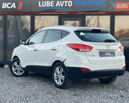 Белый Хендай их35, объемом двигателя 2 л и пробегом 179 тыс. км за 9300 $, фото 4 на Automoto.ua